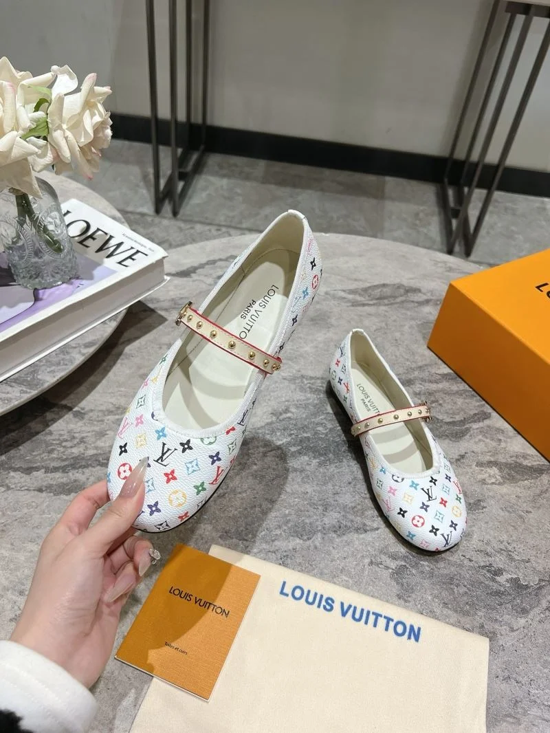 Louis Vuitton Flat Shoes Contemporary 32385