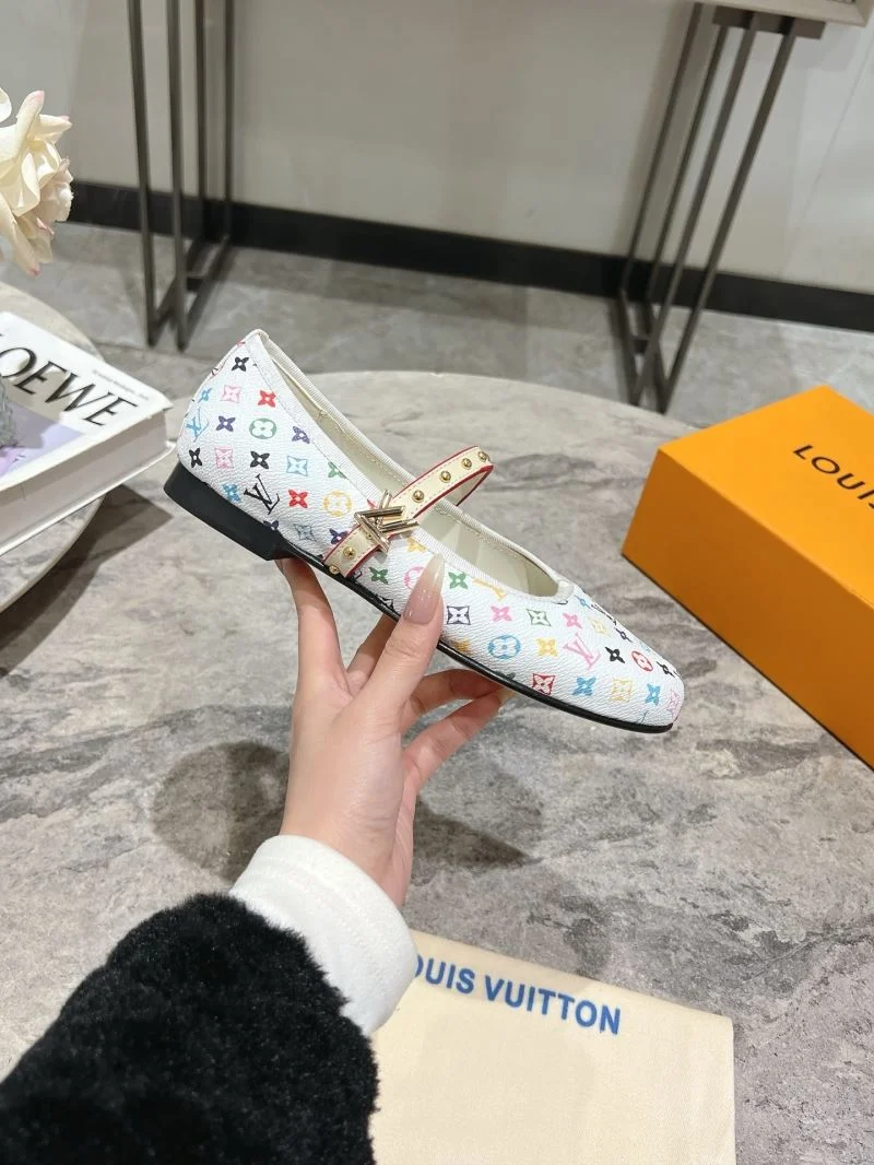 Louis Vuitton Flat Shoes Contemporary 32385