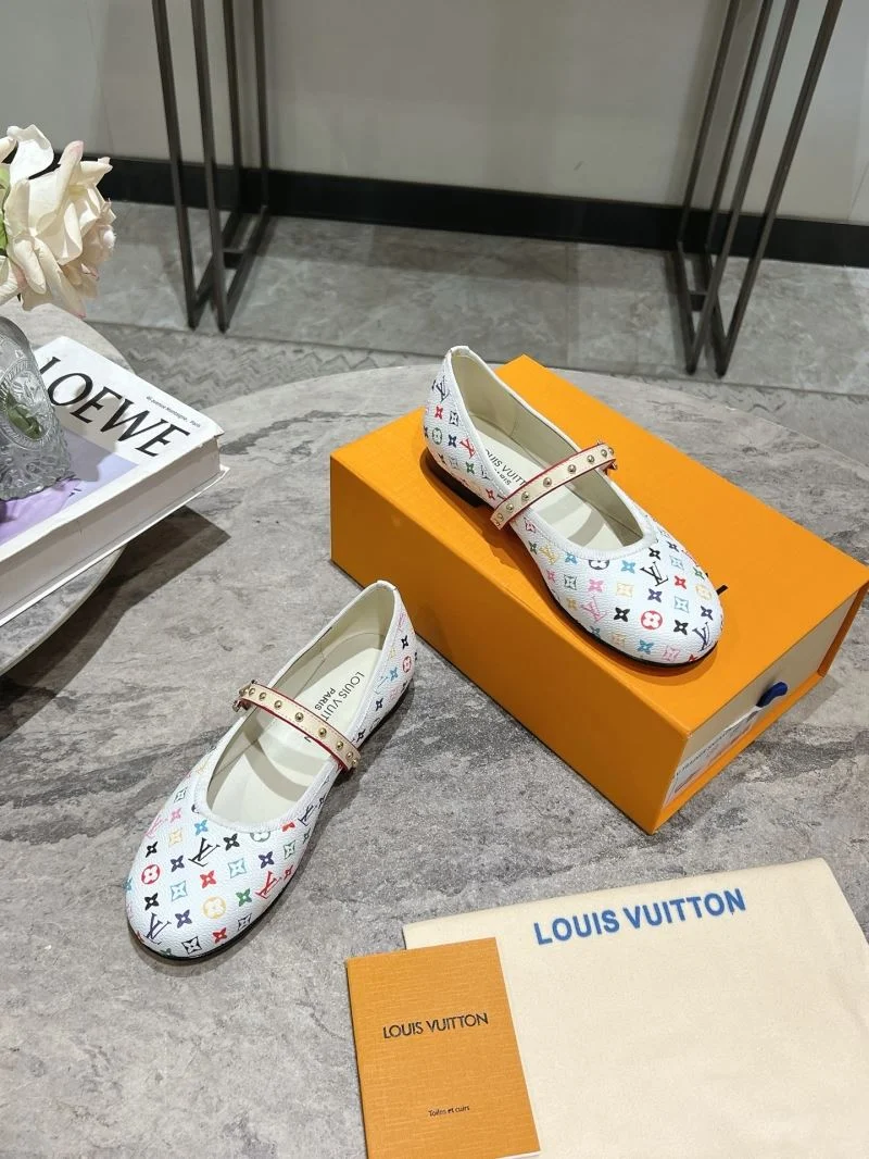 Louis Vuitton Flat Shoes Contemporary 32385