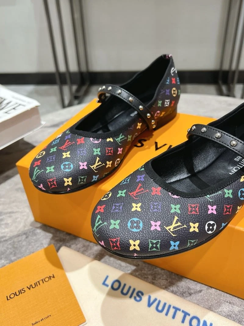 Louis Vuitton Flat Shoes GoodFit 32387