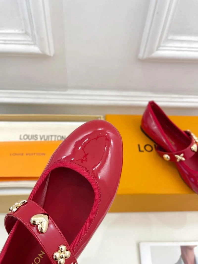 Louis Vuitton Flat Shoes Unisex 32386