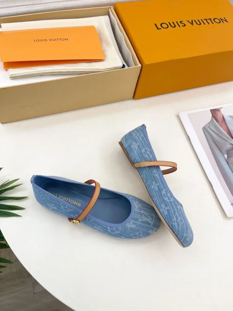 Supportive Louis Vuitton Flat Shoes 32378