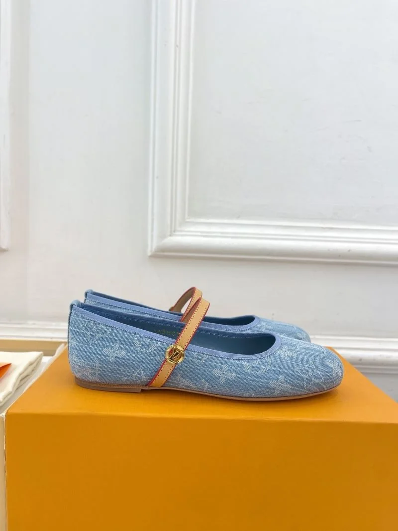 Supportive Louis Vuitton Flat Shoes 32378