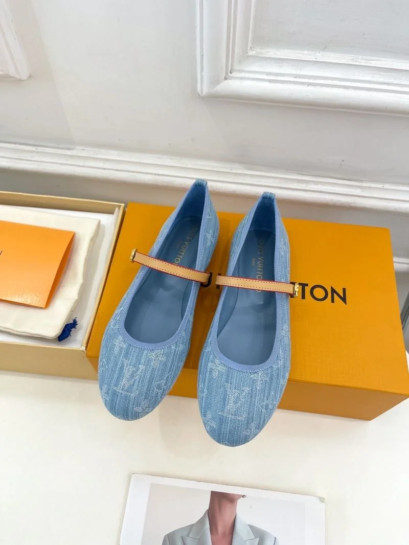Supportive Louis Vuitton Flat Shoes 32378