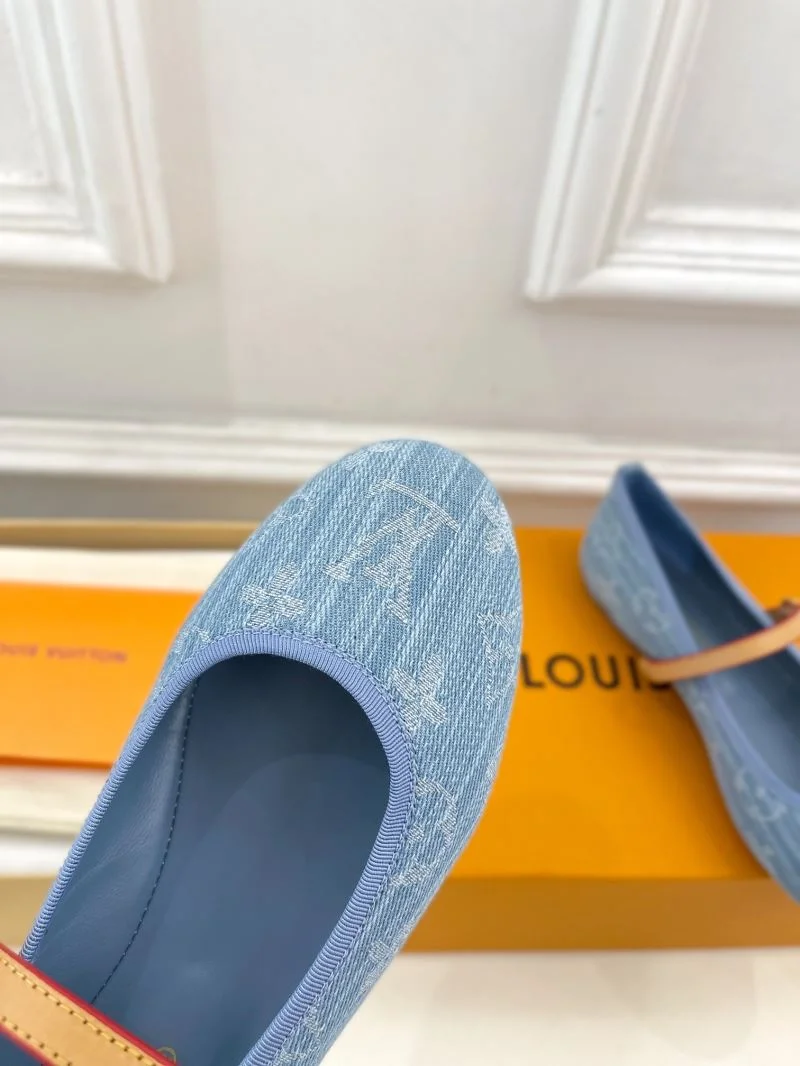 Supportive Louis Vuitton Flat Shoes 32378