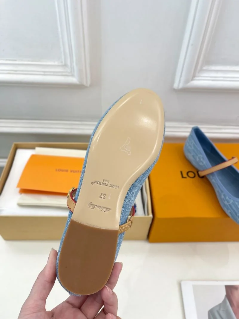 Supportive Louis Vuitton Flat Shoes 32378
