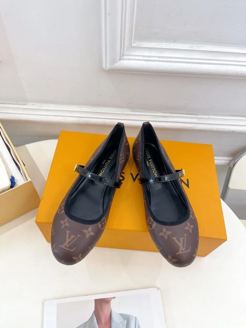 FreshLook Louis Vuitton Flat Shoes 32393