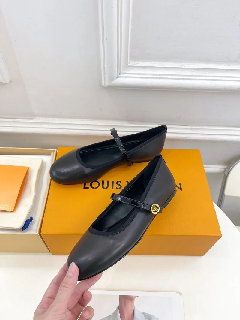 Louis Vuitton Flat Shoes QuickDry 32382