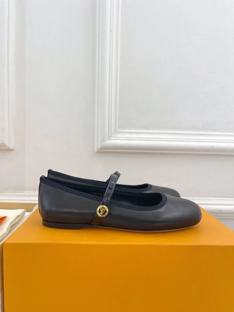 Louis Vuitton Flat Shoes QuickDry 32382