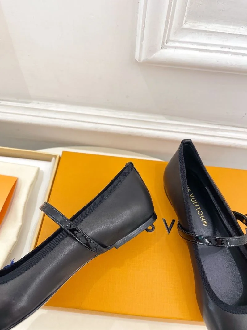 Louis Vuitton Flat Shoes QuickDry 32382