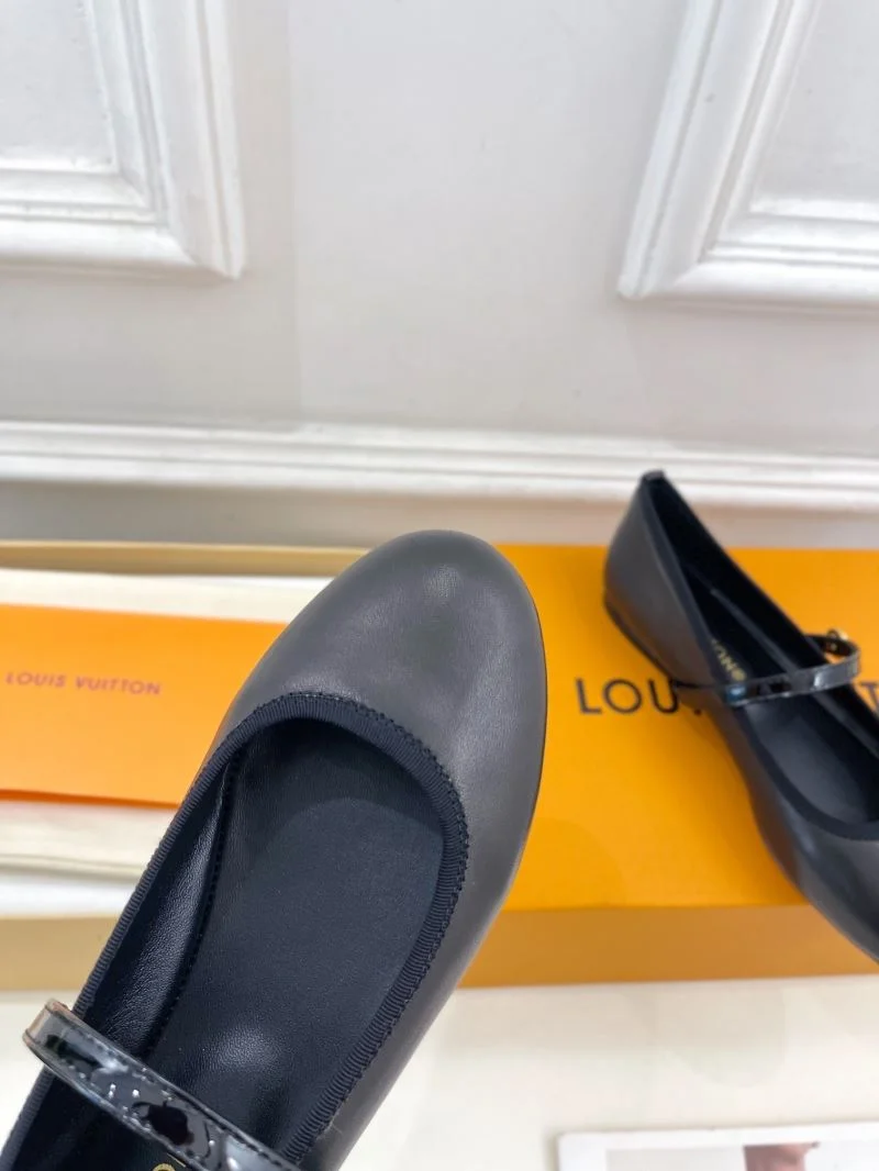 Louis Vuitton Flat Shoes QuickDry 32382
