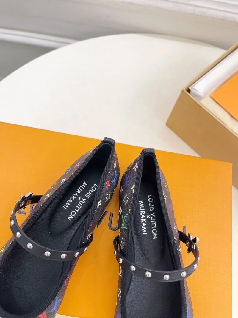 Resilient Louis Vuitton Flat Shoes 32379