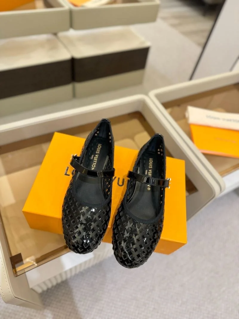 Louis Vuitton Flat Shoes Unisex 32008