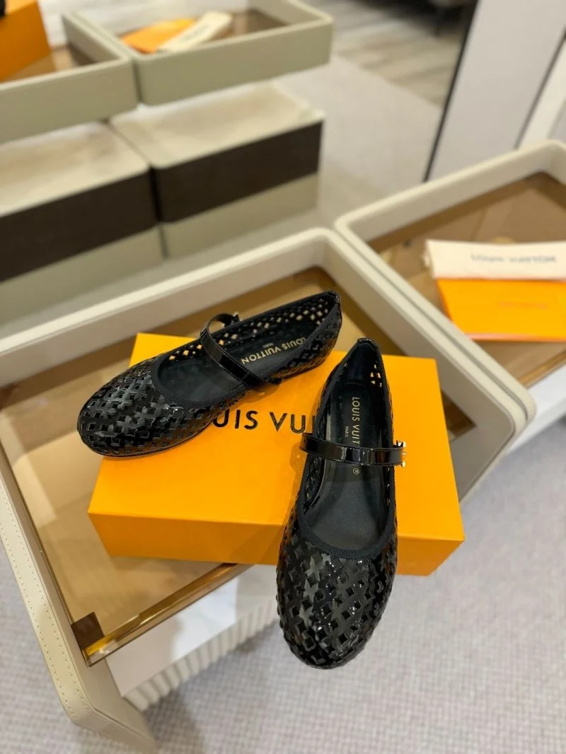 Louis Vuitton Flat Shoes Unisex 32008