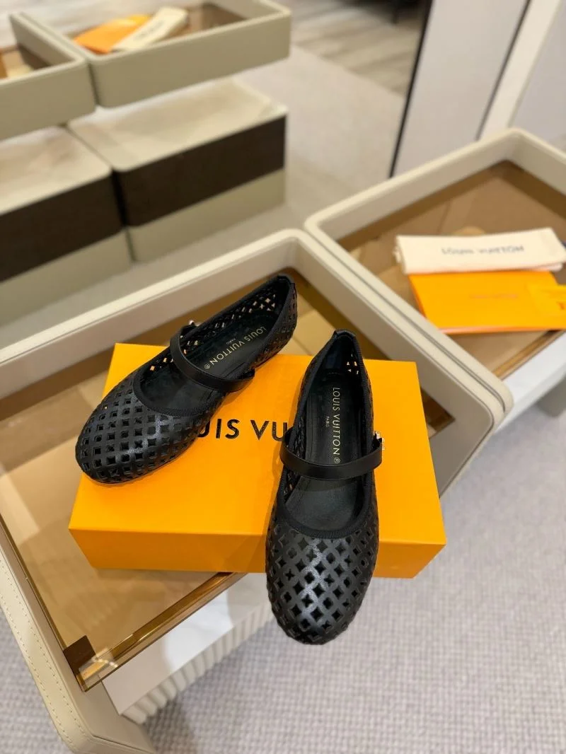 Louis Vuitton Flat Shoes Modern 32005