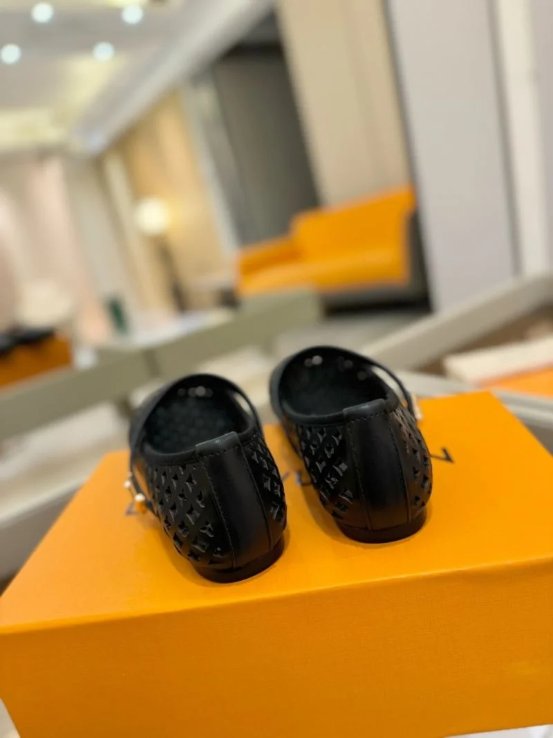 Louis Vuitton Flat Shoes Modern 32005