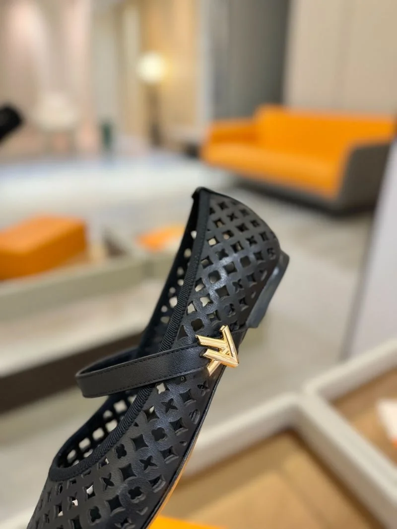 Louis Vuitton Flat Shoes Modern 32005
