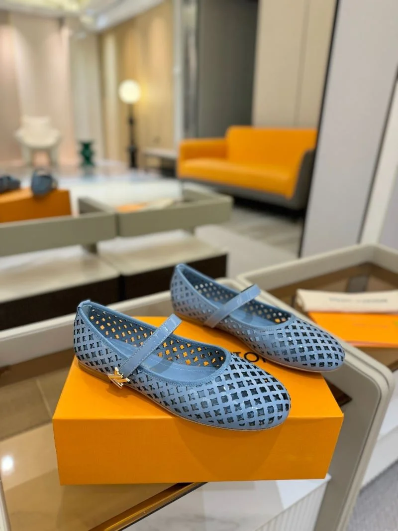 Louis Vuitton Flat Shoes AllSeason 32002