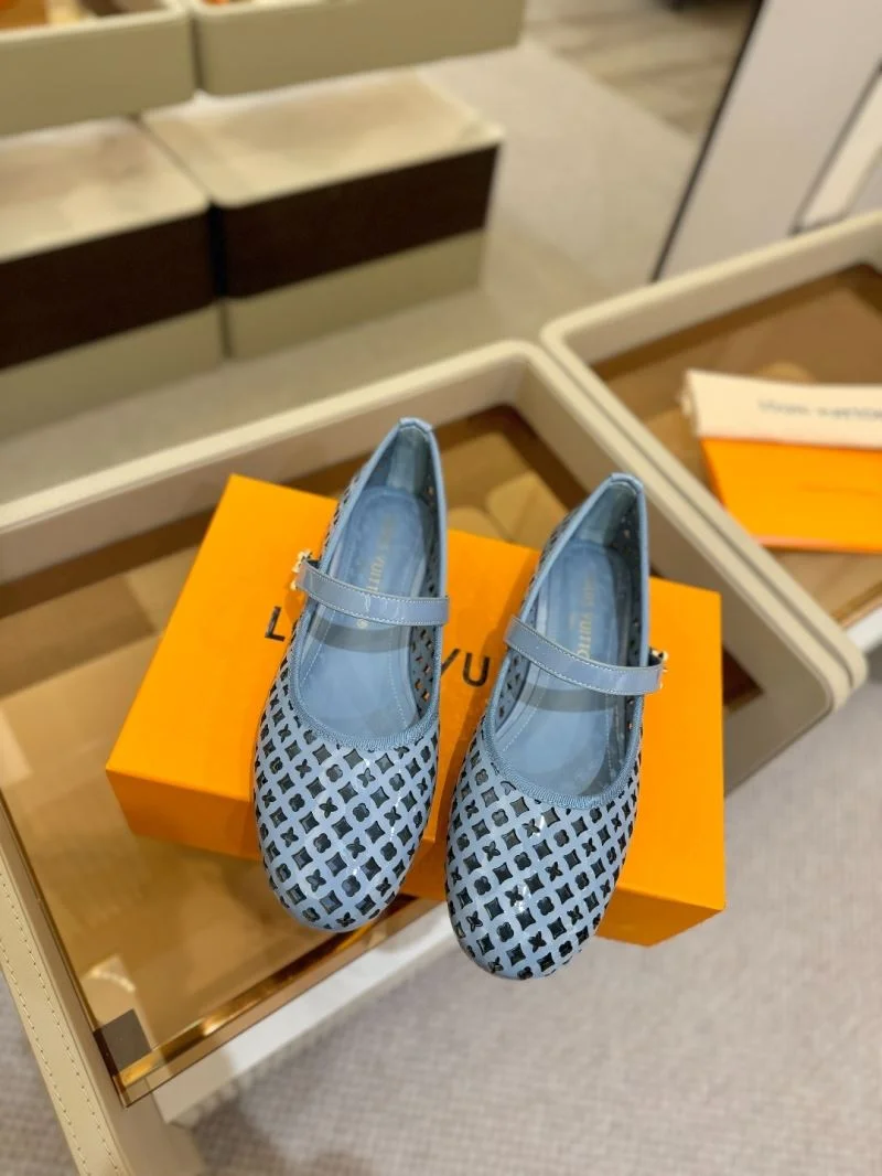Louis Vuitton Flat Shoes AllSeason 32002