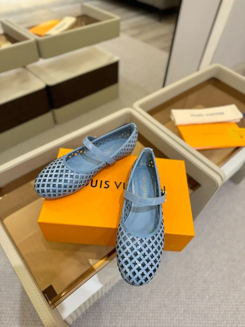 Louis Vuitton Flat Shoes AllSeason 32002
