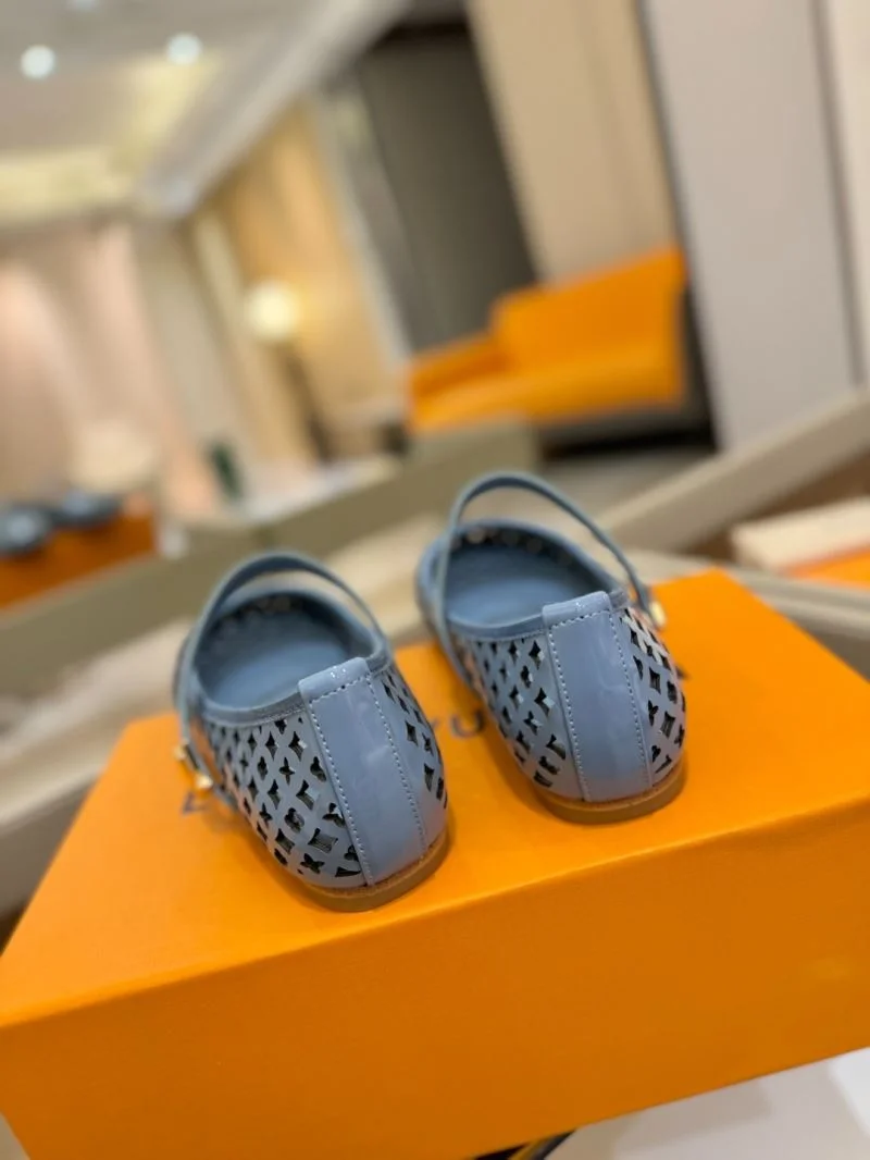 Louis Vuitton Flat Shoes AllSeason 32002