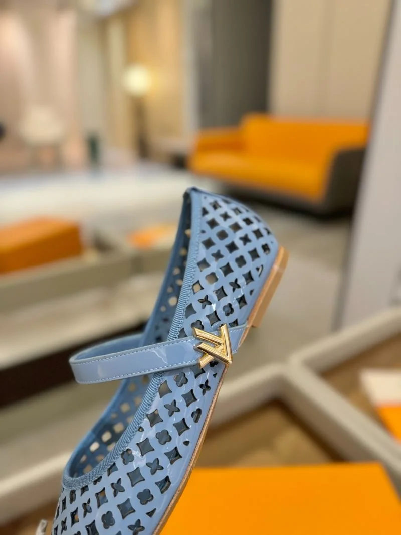 Louis Vuitton Flat Shoes AllSeason 32002