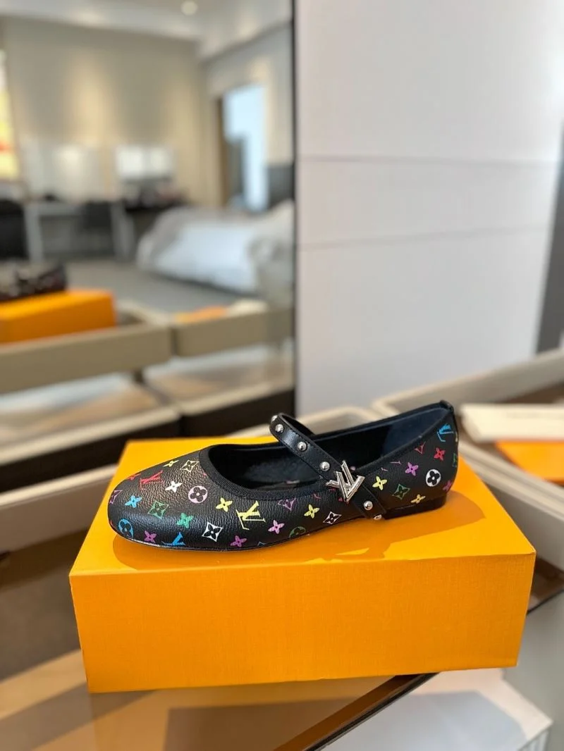 Louis Vuitton Flat Shoes QuickDry 32001