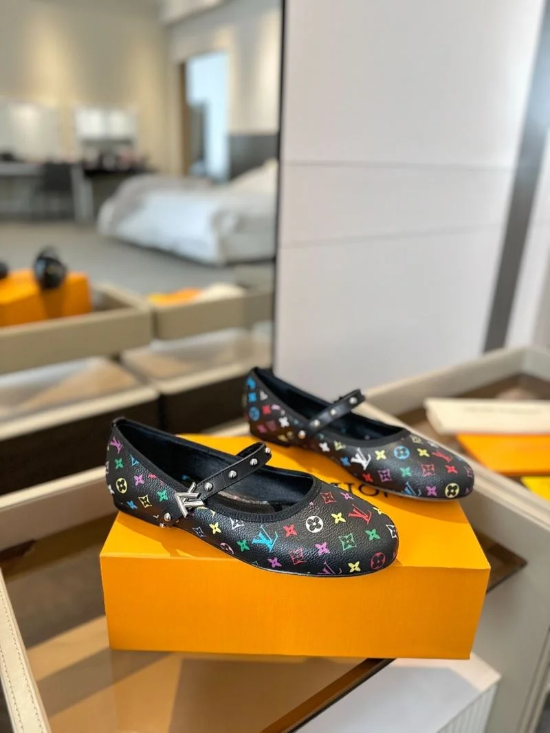 Louis Vuitton Flat Shoes QuickDry 32001