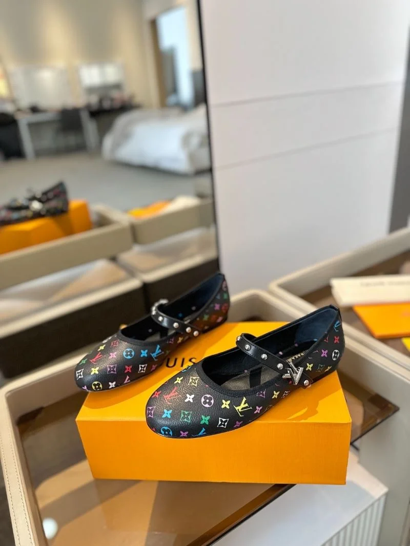 Louis Vuitton Flat Shoes QuickDry 32001