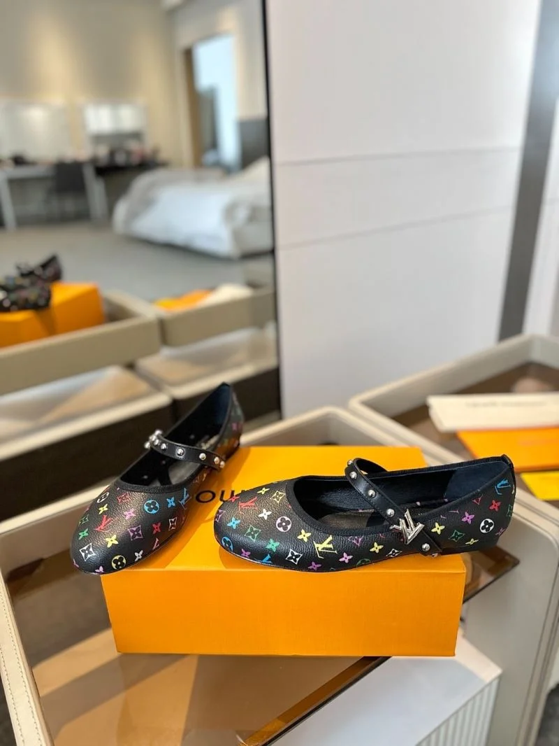 Louis Vuitton Flat Shoes QuickDry 32001