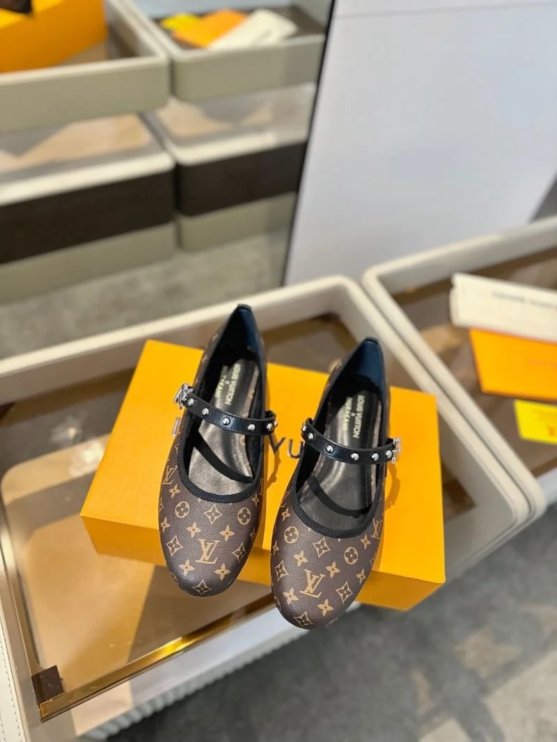 Upgraded Louis Vuitton Flat Shoes 32003