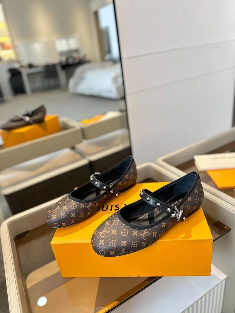 Upgraded Louis Vuitton Flat Shoes 32003