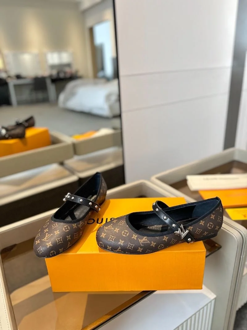 Upgraded Louis Vuitton Flat Shoes 32003