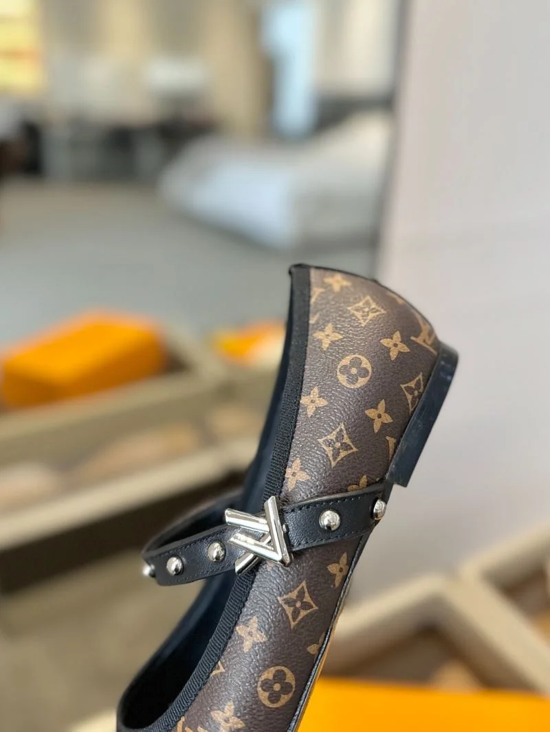 Upgraded Louis Vuitton Flat Shoes 32003