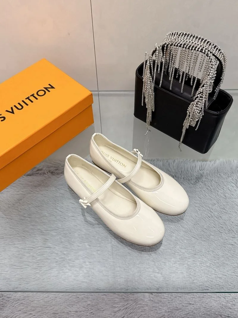 TravelReady Louis Vuitton Flat Shoes 31991