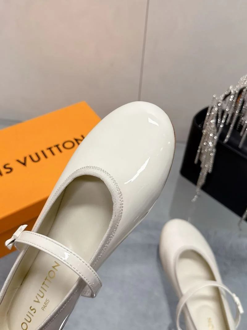 TravelReady Louis Vuitton Flat Shoes 31991