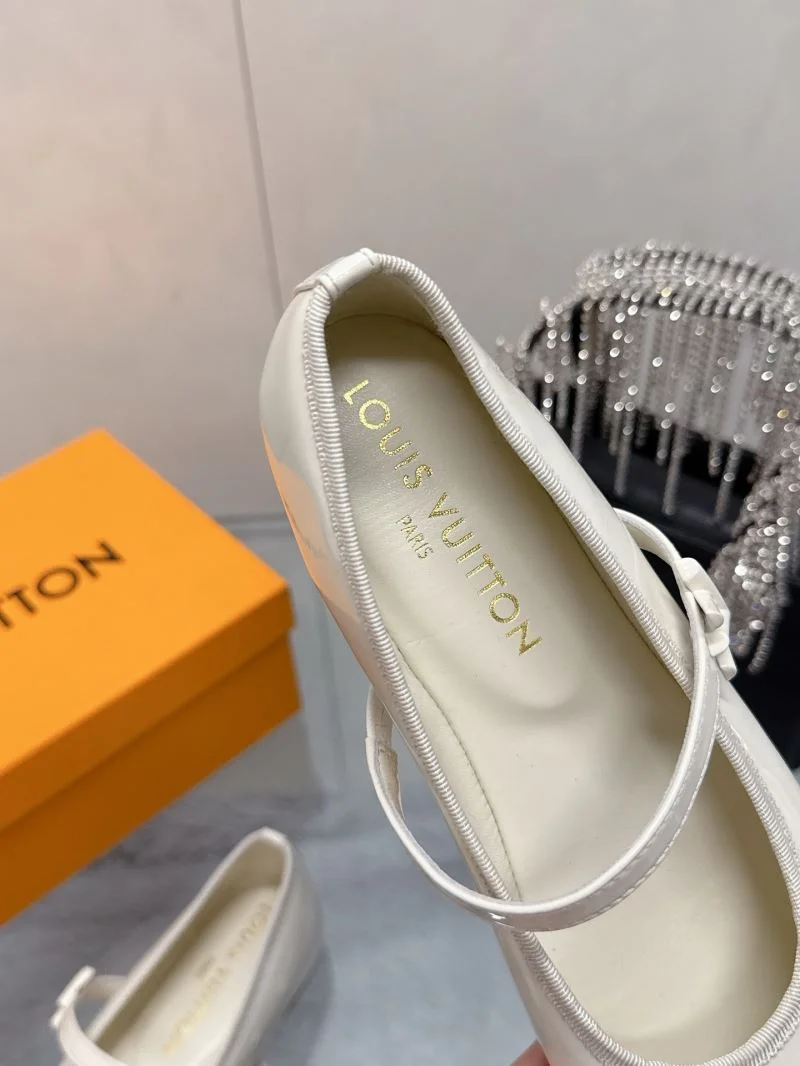 TravelReady Louis Vuitton Flat Shoes 31991