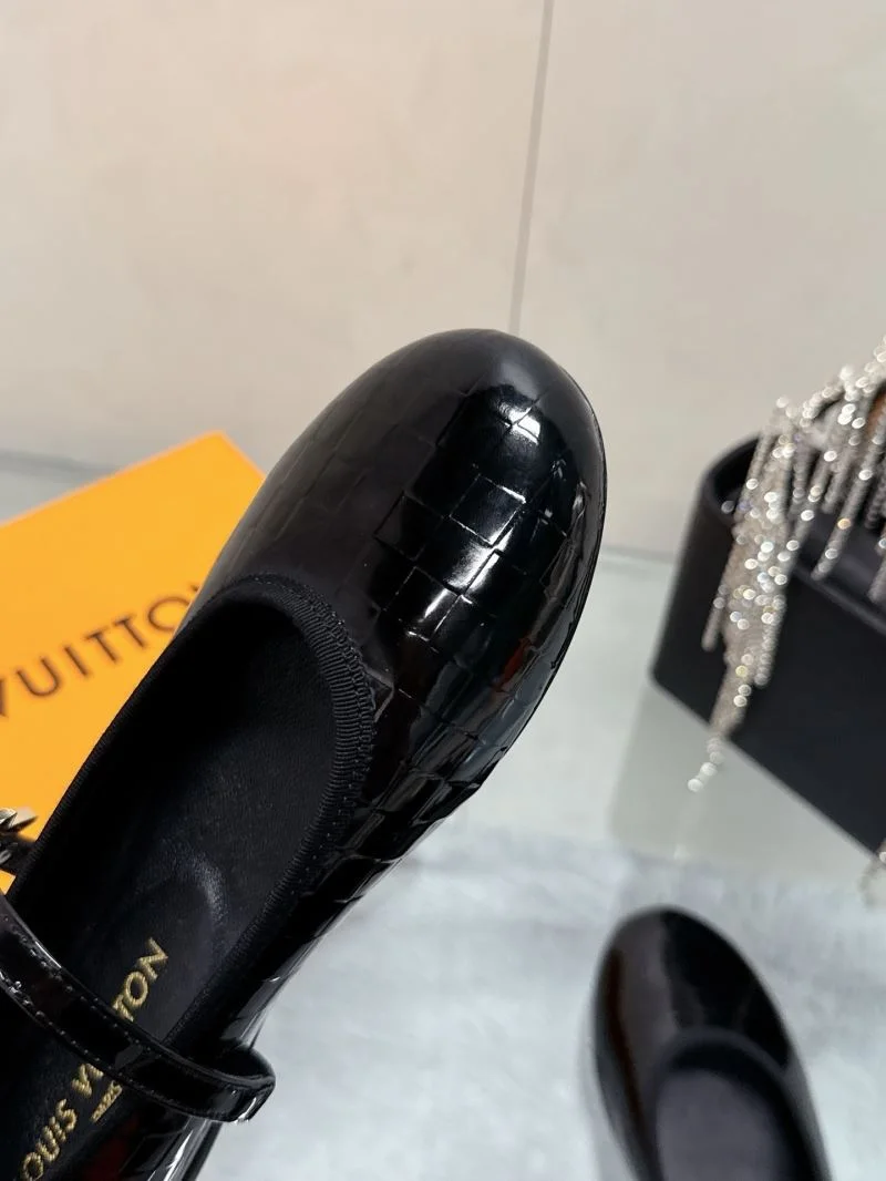Louis Vuitton Flat Shoes Breathable 31981