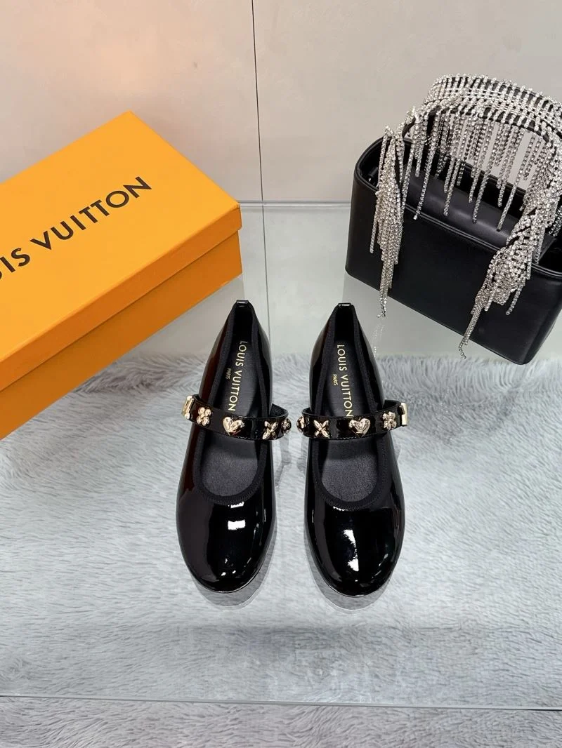 MoistureWicking Louis Vuitton Flat Shoes 31992