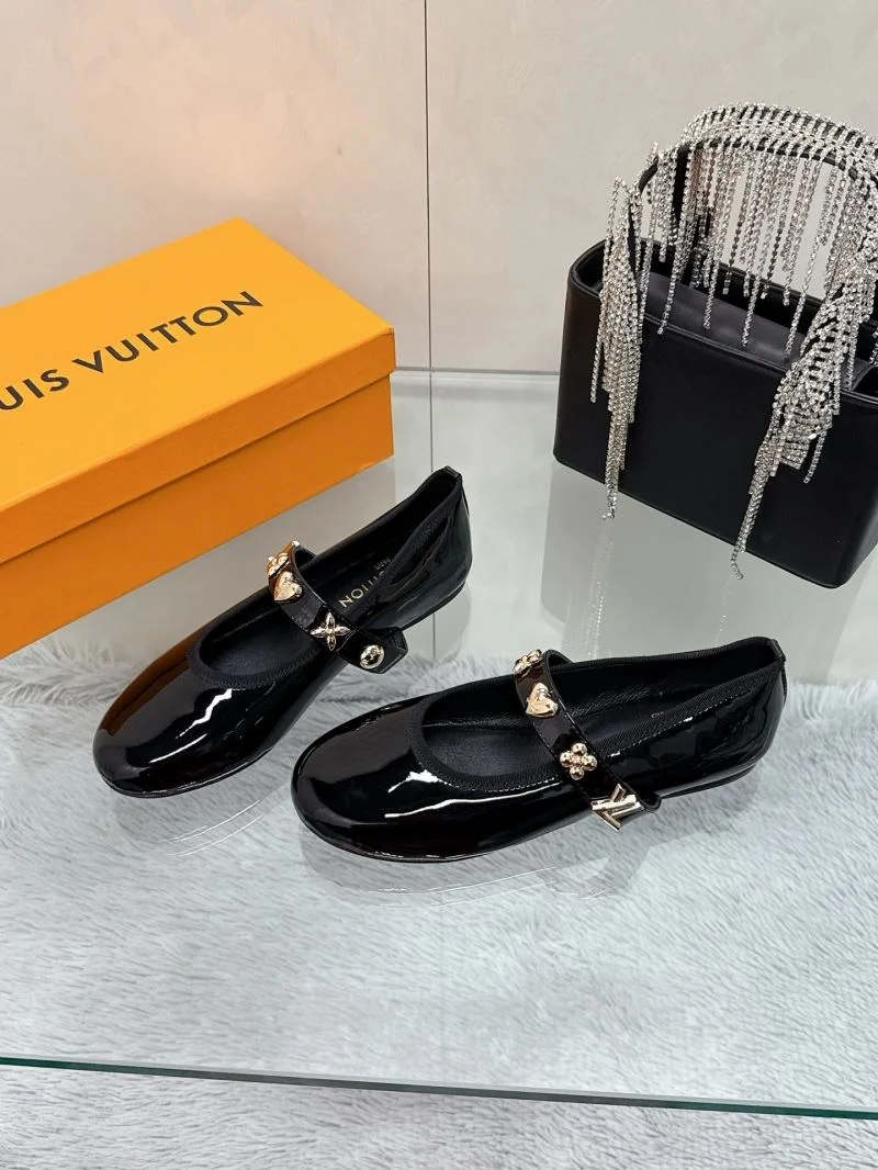 MoistureWicking Louis Vuitton Flat Shoes 31992