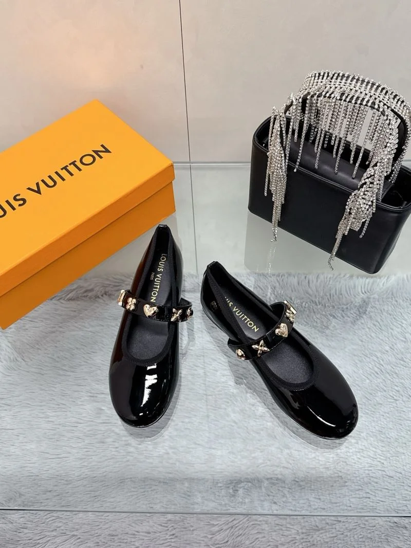 MoistureWicking Louis Vuitton Flat Shoes 31992