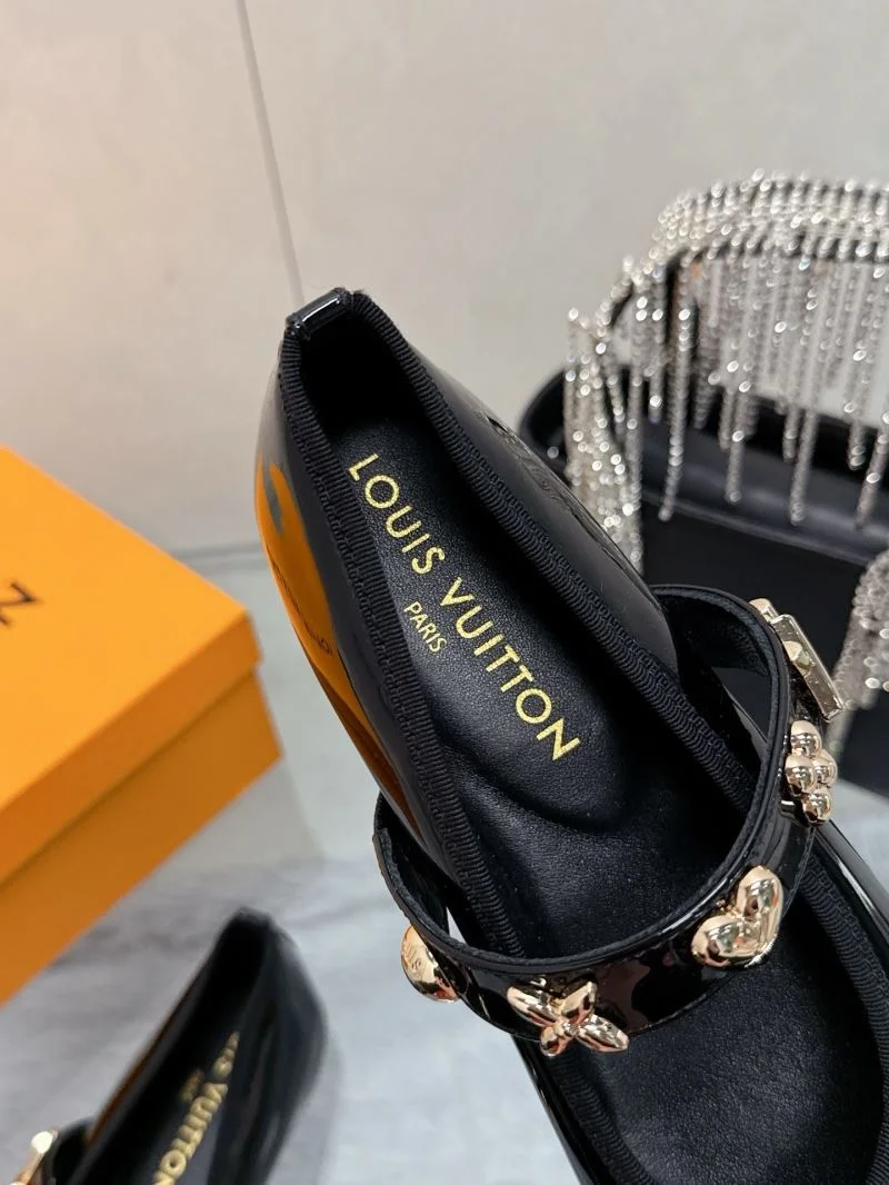MoistureWicking Louis Vuitton Flat Shoes 31992