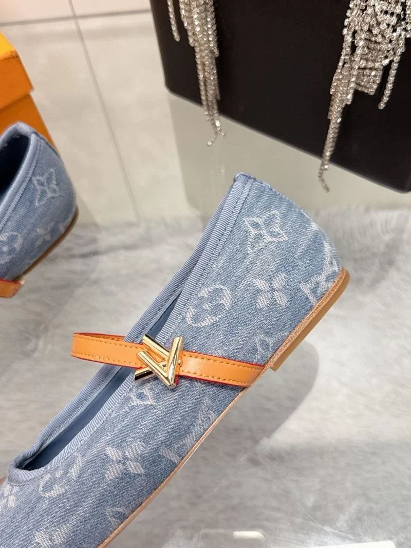 TechFriendly Louis Vuitton Flat Shoes 31995