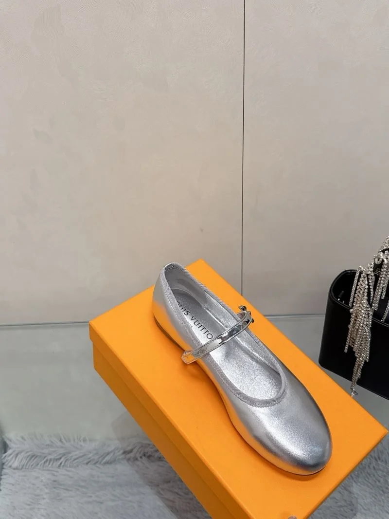 Practical Louis Vuitton Flat Shoes 31993