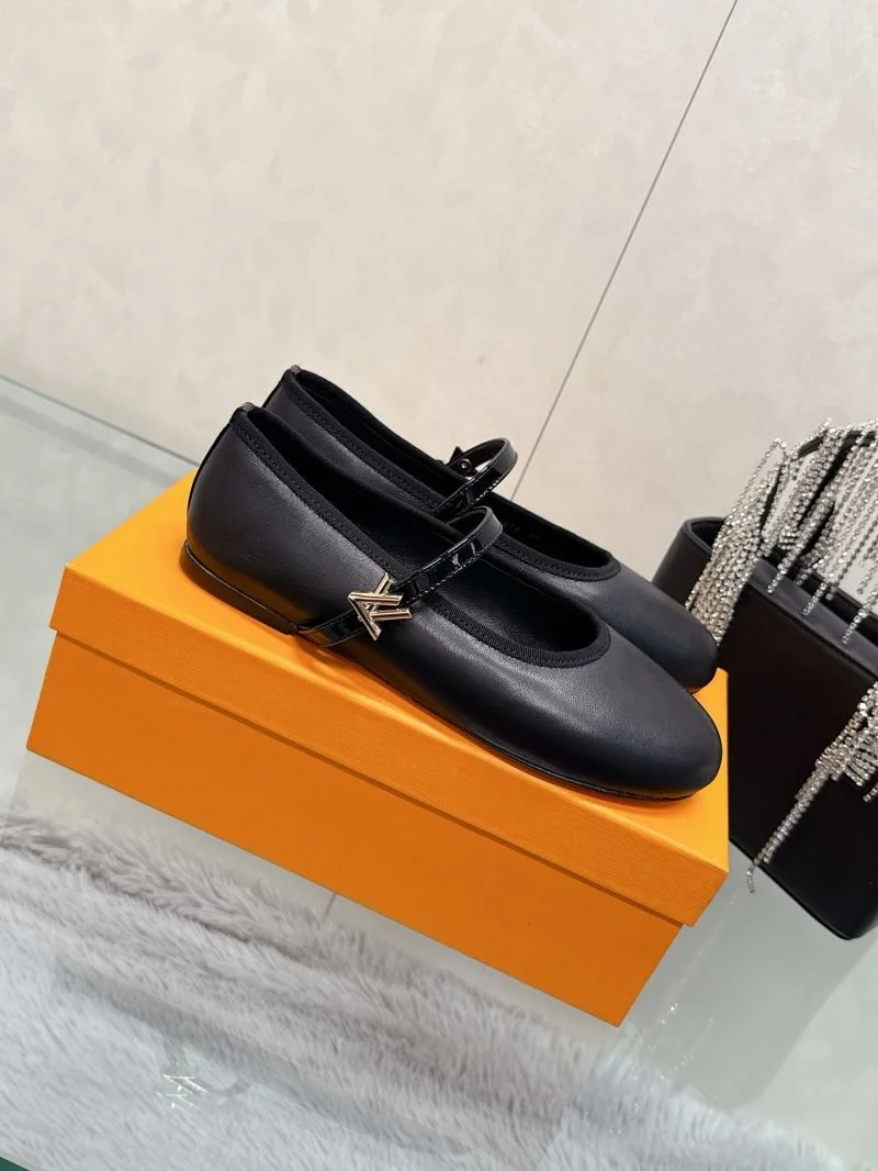 Louis Vuitton Flat Shoes Fashionable 31987