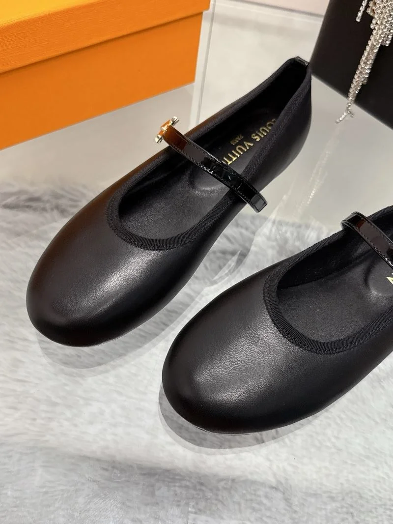 Louis Vuitton Flat Shoes Fashionable 31987