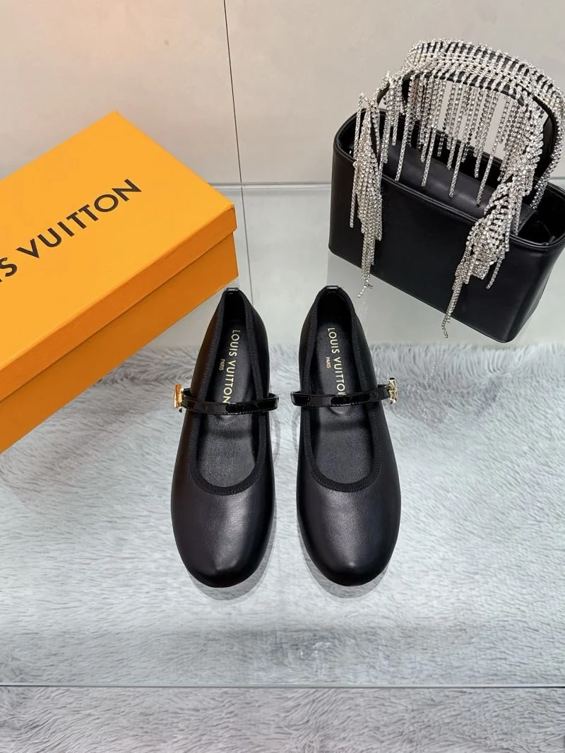 Louis Vuitton Flat Shoes Fashionable 31987