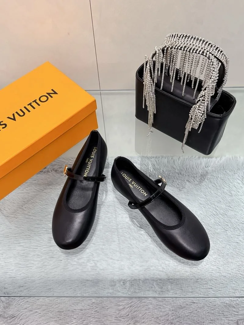 Louis Vuitton Flat Shoes Fashionable 31987