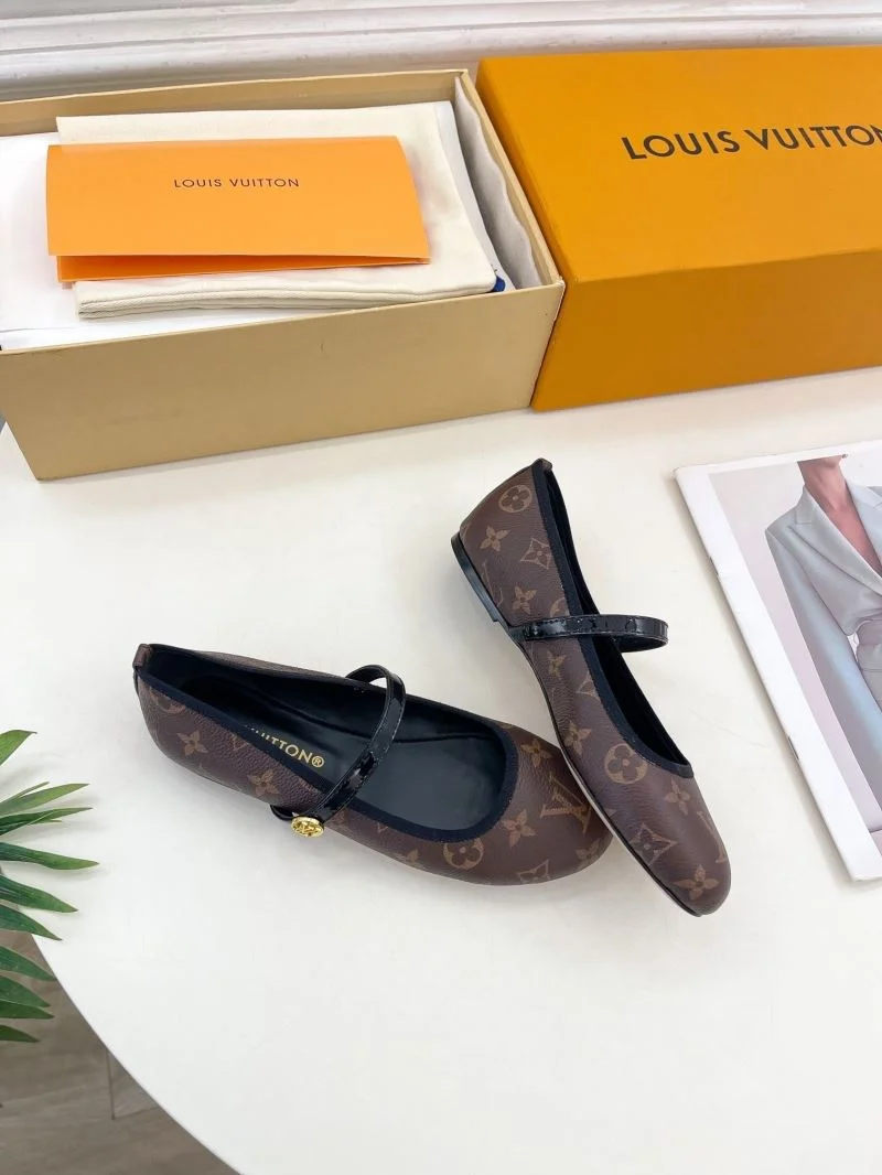 Bright Louis Vuitton Flat Shoes 31319
