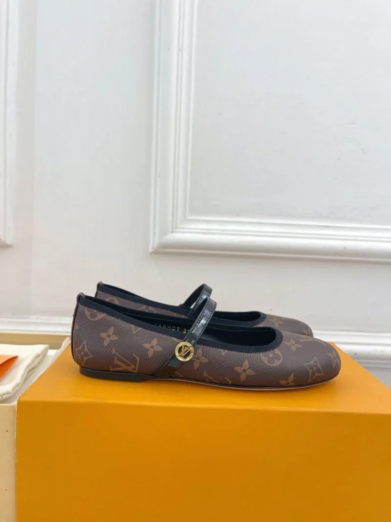 Bright Louis Vuitton Flat Shoes 31319